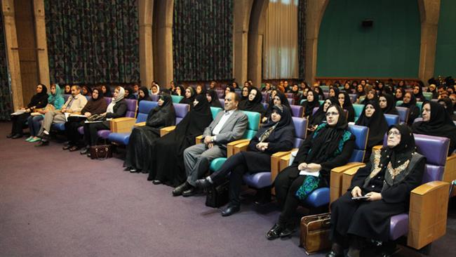 همایش «زهرا، مظهر جهان شمول خدا » با حضور بانوان کارآفرین از سراسر کشور در اتاق اصفهان برگزار شد.
