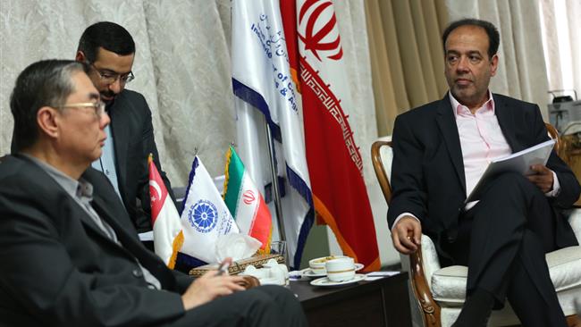 به گفته رئیس اتاق ایران، بحث جدی برای شرکت‌های هلدینگ مشترک برای صادرات و تولید کالاهای ایرانی در منطقه‌ای که بازارهای خوبی در سنگاپور دارند، مطرح شد و استقبال خوبی صورت گرفت.
