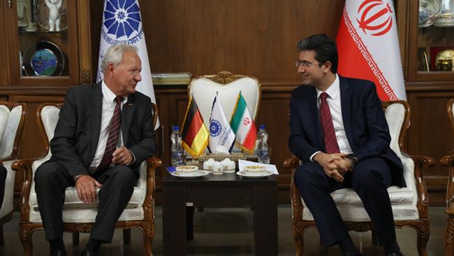 نایب رئیس اتاق ایران با هانس تون، رییس اتاق اشوِرین آلمان دیدار و گفتگو کرد. در این نشست مشترک چند عضو بلندپایه از اتاق‌های بازرگانی آلمان نیز حضور داشتند.