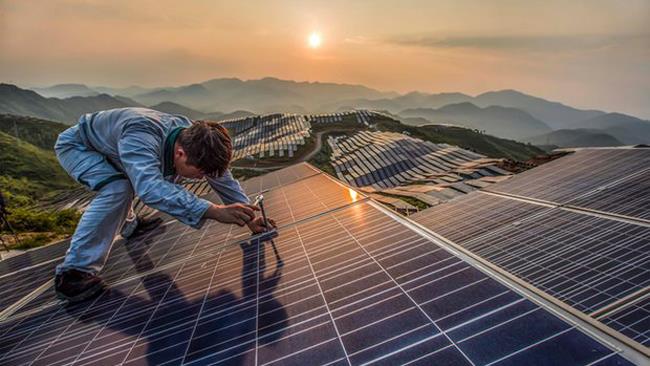 «سال گذشته بیش از نیمی از ظرفیت تولید برق در سرتاسر جهان از طریق انرژی سبز تأمین شده‌است.» این جدیدترین صحبت کارشناسان انرژی است.