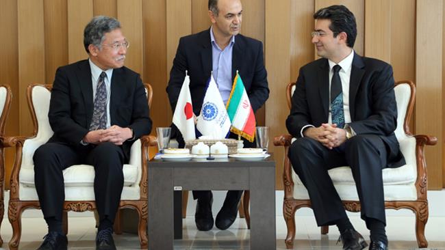 کاتسومی هیرانو در دیدار با پدرام سلطانی  اعلام کرد که مذاکراتی بین بانک‌های ژاپنی و ایرانی برای استقرار روابط مالی با یِن ژاپن در حال انجام است.
