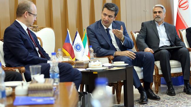 نایب رئیس اتاق ایران صبح هفدهم مهرماه در دیدار با معاون وزیر اقتصاد جمهوری چک، پیرامون توسعه همکاری های اقتصادی و بالابردن حجم روابط تجاری دو کشور گفت‌وگو کرد.