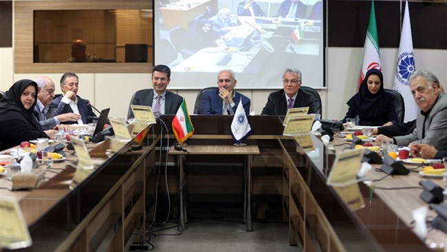 اثربخشی غیرقابل توجه نظرات کارشناسی کمیسیون‌های تخصصی اتاق ایران در دولت و جلسات تصمیم‌گیری کشور مهم‌ترین دغدغه‌ای بود که در تازه‌ترین جلسه روسای کمیسیون‌ها مطرح شد.