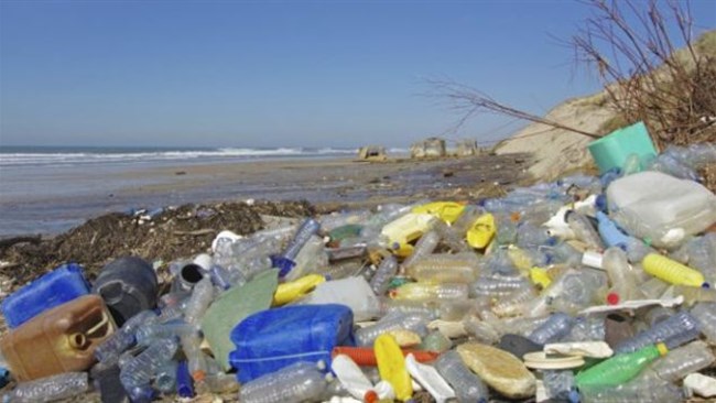کمیسیون آب، محیط زیست و اقتصاد سبز اتاق ایران در تازه‌ترین گزارش تخصصی خود وضعیت مصرف پلاستیک در ایران و جهان را بررسی می‌کند.
