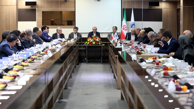 نشست آذرماه روسای اتاق های سراسر کشور صبح یکشنبه 28 آذرماه در اتاق ایران برگزار شد.