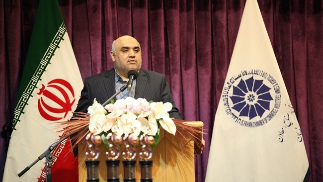 رئیس اتاق کاشان در مراسم روز ملی صادرات استان اصفهان سخنرانی کرد و لزوم توجه به اقتصاد مقاومتی را موردتوجه قرارداد.