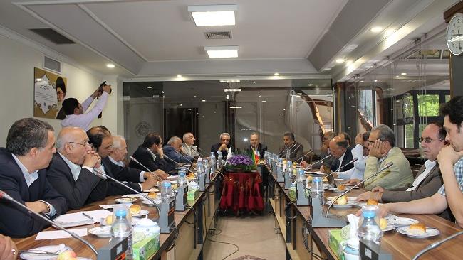 غلامحسین شافعی در نشست با مدیرعامل صندوق ملی محیط‌زیست بر اهمیت مسائل محیط زیستی به عنوان موضوعاتی فراملی تأکید کرد.