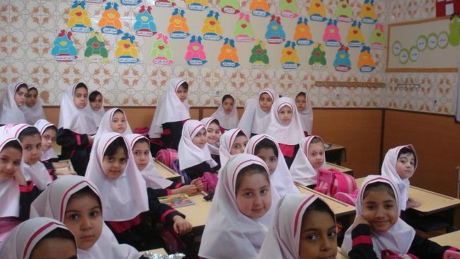 رتبه ایران در سال 1972، 36 بوده است که حالا در سال 2014 این رقم به 102 رسیده است. همچنین میزان اتمام دوره ابتدایی برای دختران در ایران بالای 90 درصد بوده است.