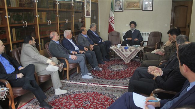 رئیس اتاق اصفهان در دیدار با امام‌جمعه شهر گفت: مسائل بانکی مهم‌ترین دغدغه فعالان اقتصادی در شرایط کنونی شده است که با استمهال بدهی‌ها اتفاق مثبتی نمی‌افتد.