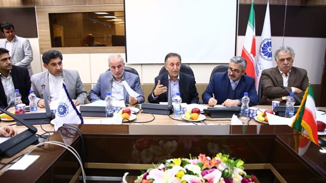 اعضای کمیسیون گردشگری، اقتصاد هنر و اقتصاد ورزش اتاق ایران در دومین نشست با اعضای فراکسیون گردشگری مجلس شورای اسلامی، بررسی مواد 112، 113،114 و 115 برنامه ششم توسعه را در دستور کار قرار دادند.