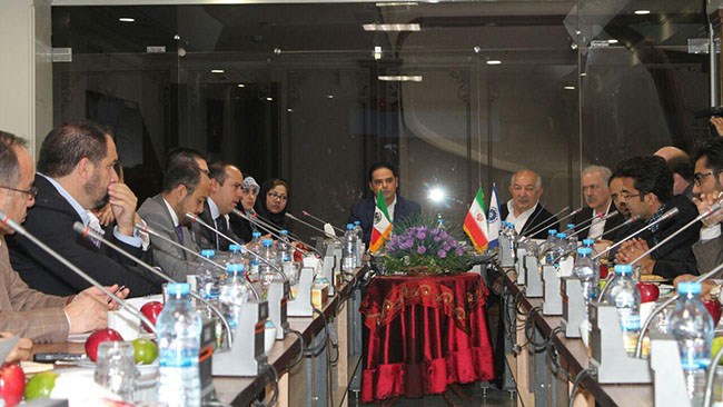 هیات اقتصادی مکزیک با حضور در اتاق مشهد با فعالان اقتصادی استان خراسان رضوی به مذاکره پرداختند.