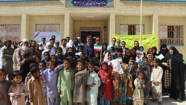 چهار مدرسه ساخته شده از سوی پویش «ایران من» در در روستاهای «سرگه لادیز»، «رودگر»، «اسلام آباد جالق» و «سیب و سوران» در استان سیستان و بلوچستان افتتاح شد.