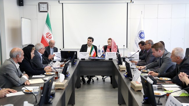 حسین سلاح‌ورزی نایب رئیس اتاق ایران می‌گوید باوجود علاقه‌مندی دو طرف به تقویت ارتباطات تجاری و همچنین تعداد زیاد هیات‌های سیاسی و اقتصادی، باید تشکیل اتاق مشترک میان دو کشور  را دنبال کنیم.