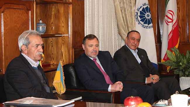 غلامحسین شافعی، رئیس اتاق ایران در ملاقات با سفیر اوکراین در تهران، پیشنهاد تشکیل شعبه اتاق مشترک ایران و اوکراین در مشهد را مطرح کرد که مورد استقبال سفیر اوکراین نیز قرار گرفت.