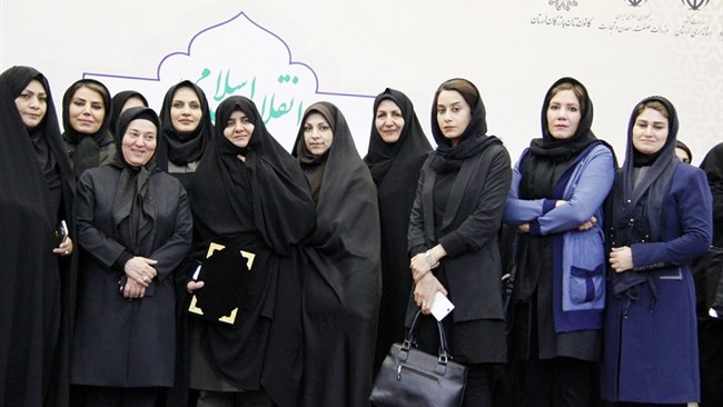 همایش انقلاب اسلامی، زنان کارآفرین و توسعه اقتصادی توسط کانون زنان بازرگان لرستان برگزار شد.