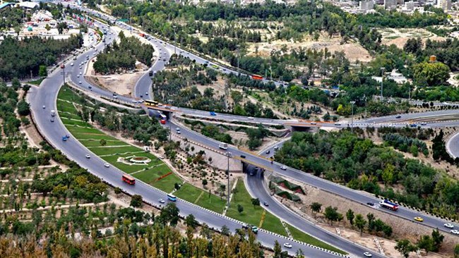 طراحی کریدورهای ده‌گانه جاده‌ای و کریدورهای شرق به غرب و شمال به جنوب ریلی اصلی‌ترین برنامه زیربنایی اقتصاد حمل‌ونقل ایران در طول سال‌های گذشته را ساخته است.