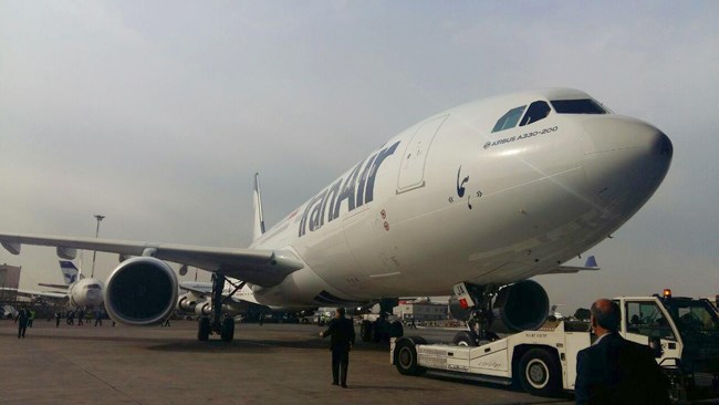 دومین هواپیمای ایرباس، مدل 330 سری 200، ساعت 3 بامداد به وقت فرانسه، فرودگاه تولوز را به مقصد ایران ترک کرد و با شماره پرواز همای 700 ساعت 8 و 57 دقیقه صبح در فرودگاه مهرآباد به زمین نشست.