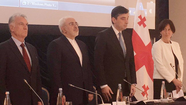 محمدرضا انصاری و هیات تجاری ایران در جریان سفر وزیر خارجه کشورمان به گرجستان، راه های همکاری میان دو کشور را مورد بررسی قرار دادند.