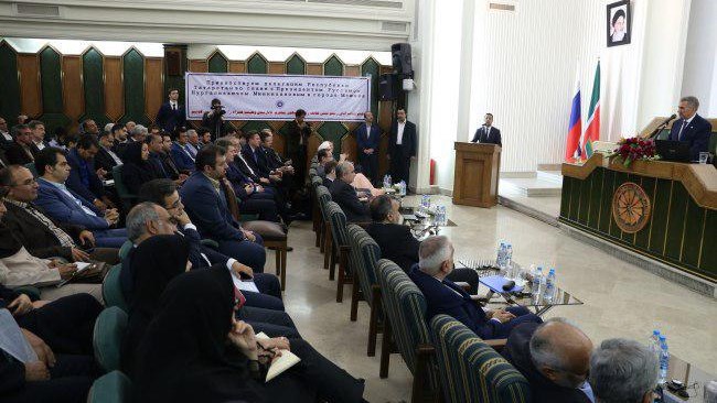 رستم مینیخانوف رئیس جمهور تاتارستان در اتاق مشهد اعلام کرد: قرار گرفتن تاتارستان در بخش اروپایی روسیه، فرصتی برای فعالان اقتصادی جهت دسترسی به بازارهای بزرگتر است.