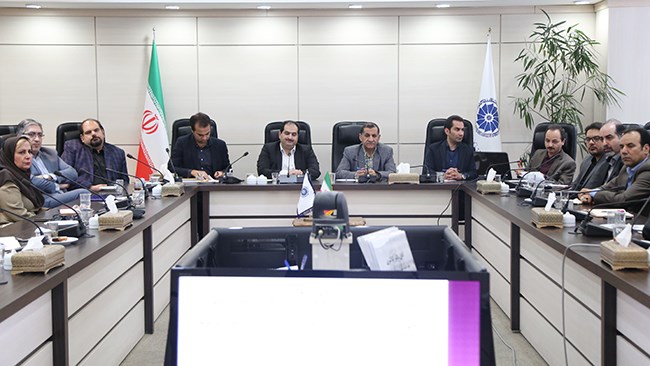 کمیسیون فناوری اطلاعات، ارتباطات و اقتصاد رسانه اتاق ایران در نشست اخیر خود به بررسی وضعیت مالیات در حوزه ICT پرداخت. در حال حاضر به دلیل جدید بودن بحث‌های ICT و قدیمی بودن قوانین مالیاتی، متأسفانه چالش‌های جدی برای فعالان این حوزه وجود دارد.