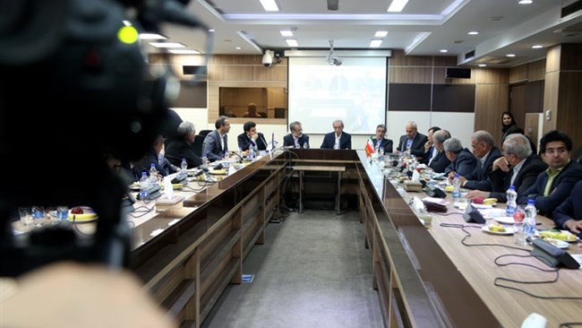 نشست شورای روسای اتاق‌های سراسر کشور با محوریت بررسی طرح تقسیم کار میان بخش خصوصی در اتاق ایران برگزار شد.