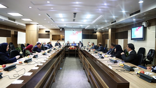 آخرین روز اردیبهشت‌ماه، جلسه کمیسیون صنایع اتاق ایران برگزار شد و اعضای این کمیسیون ضمن بحث و بررسی درباره اخبار روز، اولویت‌های این کمیسیون را برای سال 96 تعیین کردند.