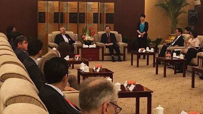چهارمین کنفرانس بین‌المللی تجاری و سرمایه‌گذاری اتاق‌های بازرگانی در شیان چین برگزار شد و رئیس اتاق ایران و چین هم در این کنفرانس سخنرانی کرد.