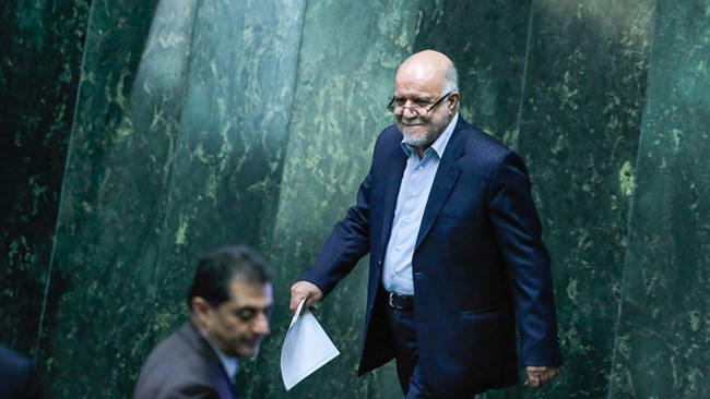 علی لاریجانی رئیس مجلس پس از اظهارات وزیر نفت اعلام کرد: هیاتی متشکل از قوه قضائیه و مجلس بر قرارداد توتال نظارت می‌کند.
