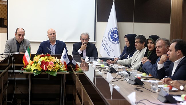غلامحسین شافعی رئیس اتاق ایران از قرار گرفتن تدوین برنامه توسعه منطقه‌ای کشور در دستور کار اتاق ایران خبر داد و گفت: امیدواریم این برنامه بتواند اثر مثبتی در روند توسعه کشور داشته باشد.