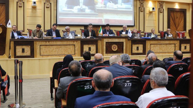 در نشست کارگروه دام، طیور و آبزیان کمیسیون کشاورزی اتاق ایران با حضور اعضای کمیسیون کشاورزی مجلس، 8 مطالبه مهم این صنعت برای پیگیری، مورد تصویب قرار گرفت.