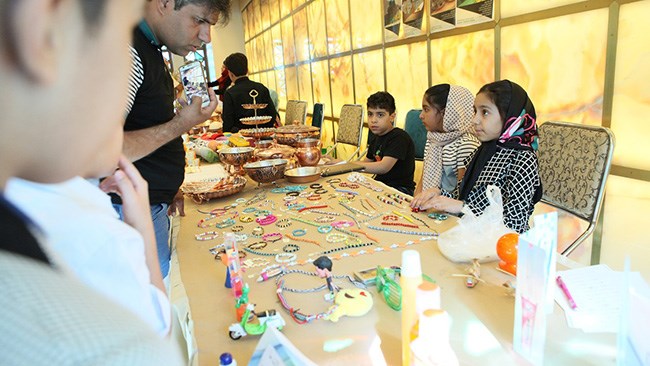 سومین دوره آموزشی بازرگانان کوچک با حضور 80 کودک و نوجوان در 2 رده سنی 6 تا 18 سال به همت شورای عالی جوانان اتاق اصفهان برگزار شد.