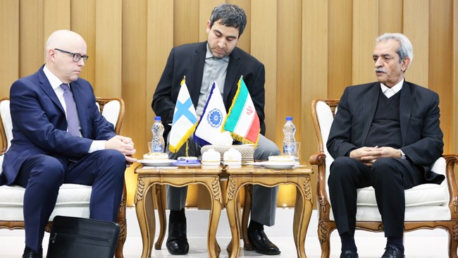 رئیس اتاق ایران در نشست با سفیر فنلاند در تهران از رشد 50 درصدی روابط اقتصادی ایران با اتحادیه اروپا از زمان اجرایی شدن برجام خبر داد.