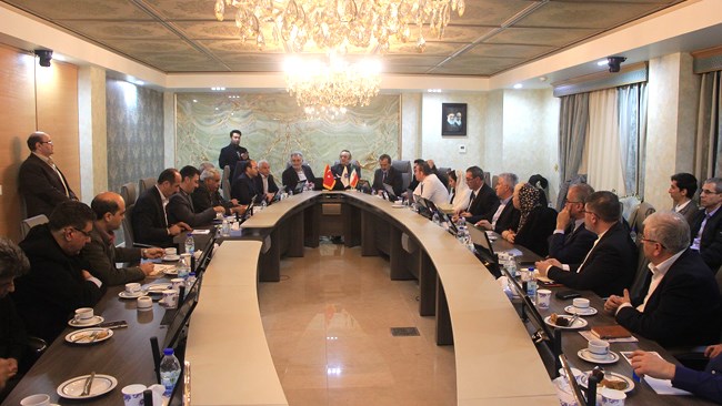رئیس اتاق بازرگانی، صنایع، معادن و کشاورزی اصفهان گفت: اصفهان و آنکارا می‌توانند در بخش ساخت هتل، صنایع غذایی و انرژی خورشیدی همکاری مشترکی را تعریف کنند.