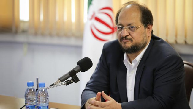 وزیر صنعت، معدن و تجارت می‌گوید: بانک توسعه صادرات ایران ۵۰ میلیون یورو اعتبار برای فروش کالاهای ایرانی به بلاروس اختیار فعالان اقتصادی قرار داده می‌دهد