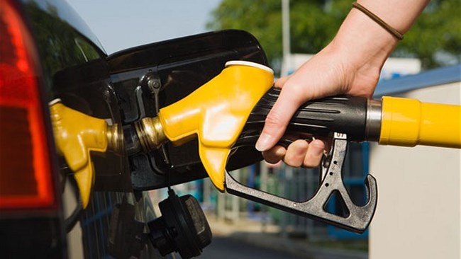 قیمت فرآورده های نفتی و سوخت در پاکستان برای هفتمین بار در ماه های اخیر افزایش یافت و طبق ابلاغ دولت این کشور قیمت سوخت 9 درصد بیشتر شد.