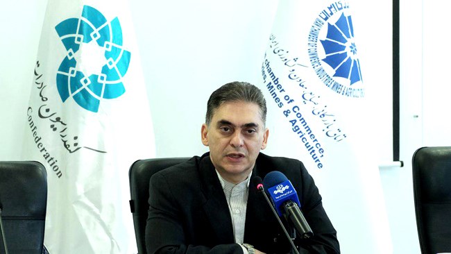 محمد لاهوتی رئیس کنفدراسیون صادرات ایران در نشست خبری تاکید کرد که بی‌ثباتی در بازار ارز به نفع تجار نیست چراکه قدرت برنامه‌ریزی را از آن‌ها می‌گیرد. بازرگانان طرفدار ثبات هستند نه تثبیت.