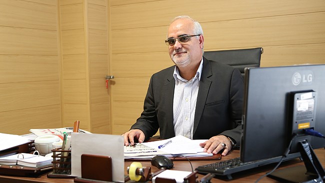 امین‌الله فرهادی، مدیرعامل مرکز ملی رتبه‌بندی اتاق ایران تاکید کرد موسسات و شرکت‌های رتبه‌بندی از فرصت باقیمانده برای درخواست مجوز استفاده کنند.