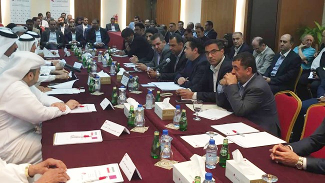 همایش تجاری ایران و قطر با حضور جمعی از فعالان اقتصادی دو کشور در اتاق بازرگانی قطر برگزار شد.