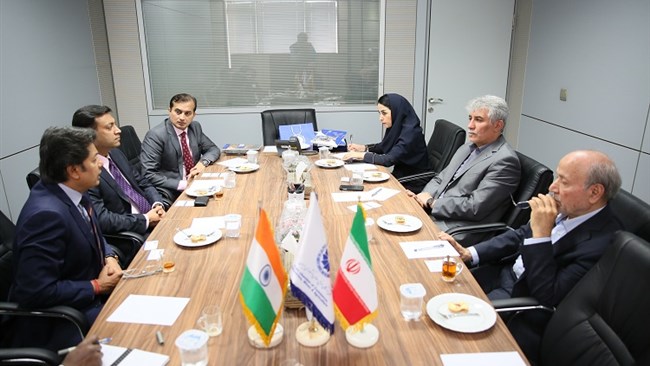 محمدرضا کرباسی، معاون امور بین‌الملل اتاق ایران و ساندیپ جاجودیا، رئیس اتحادیه اتاق‌های بازرگانی و صنعت هند (آسوچم) در اتاق ایران دیدار کردند.