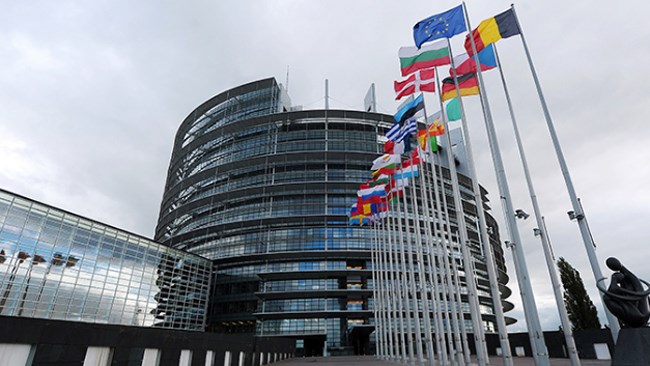 دفتر آمار اتحادیه اروپا اعلام کرد رشد اقتصادی فصلی منطقه یورو و اتحادیه اروپا ۰.۴ درصد بوده است.