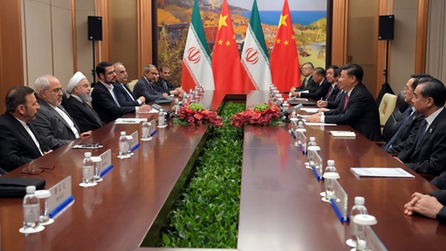 روحانی، رئیس‌جمهوری ایران بعد از پایان هجدهمین اجلاس سران سازمان همکاری شانگهای در چین، به تهران بازگشت. او در این اجلاس چهار تفاهم‌نامه با رئیس‌جمهوری چین امضا کرد.