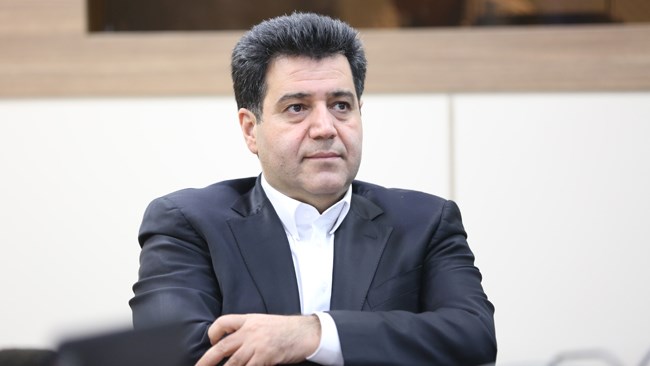 حسین سلاح‌ورزی نایب رئیس اتاق ایران در یادداشتی که در کانال تلگرامی‌اش منتشر کرده به مسائل مربوط به بازارهای فروش ارز پرداخته است.