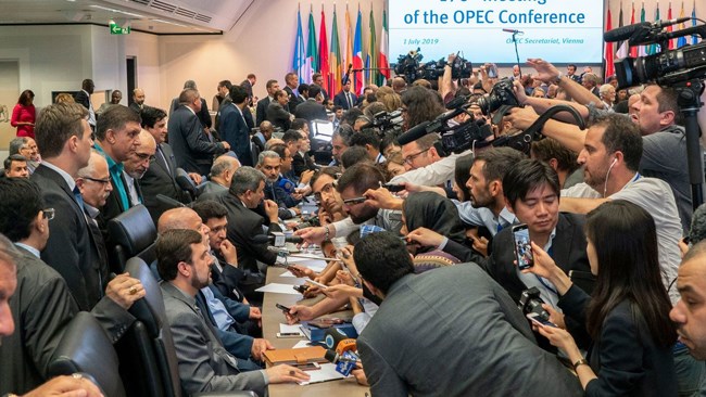 در حالی که کمتر از شش ماه به پایان توافق فریز نفتی اوپک پلاس باقی مانده است، شرایط فعلی بازار نفت ممکن است اوپک پلاس را مجبور به اتخاذ تصمیم تازه‌ای کند.