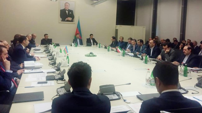 سیزدهمین کمیسیون مشترک همکاری های اقتصادی ایران و جمهوری آذربایجان با حضور هیاتی متشکل از بخش دولتی و خصوصی ایران در باکو آغاز به کار کرد.