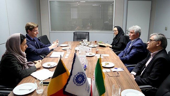 رایزن بازرگانی سفارت بلژیک در تهران در دیدار با معاون بین‌الملل اتاق ایران، از تمایل کشورهای اروپایی به پیوستن به سازوکار ویژه مالی برای تجارت با ایران موسوم به اینستکس خبر داد.