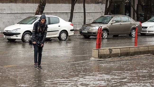 آمارهای رسمی نشان می دهد که در سال آبی جاری، از ابتدای مهر 97 تا هفتم فروردین 98، استان اصفهان با افزایش 347 درصدی بارندگی نسبت به سال آبی گذشته، رکورددار افزایش بارش در میان استان های کشور بوده است. این استان طی سال های اخیر در بدترین وضعیت آبی قرار داشت.