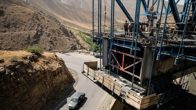 رئیس سازمان برنامه‌وبودجه با اشاره به در نظر گرفتن اعتبار ۶۰۰ میلیارد تومان برای تکمیل قطعه یک آزادراه تهران شمال، نسبت به افتتاح قطعه اول این آزادراه تا پایان سال ابزار امیدواری کرد.