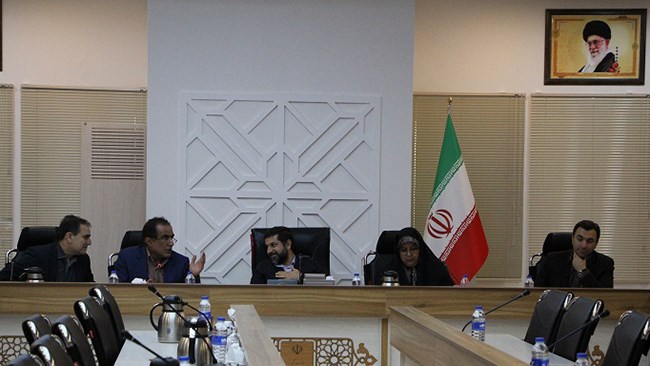 رئیس اتاق بازرگانی اهواز با ارائه گزارش پایش محیط کسب‌وکار در شورای گفت‌وگوی دولت و بخش خصوصی خوزستان پیشنهادهایی را برای بهبود وضعیت محیط کسب‌وکار استان ارائه داد.