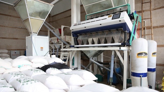 با حضور معاون اول رئیس‌جمهور در آمل، مرکز بین‌المللی تجارت و پایانه صادرات برنج ایران به‌طور رسمی افتتاح شد. یکی از اهداف این مرکز، حذف واسطه‌ها در نظام تولید و توزیع برنج است.