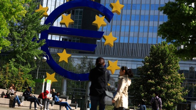 اغلب اقتصاددانانی که در نظرسنجی اخیر نشریه فایننشال تایمز شرکت کرده‌اند، معتقدند که نرخ رشد اقتصادی منطقه یورو در سال 2020 به کمتر از 1 درصد خواهد رسید.